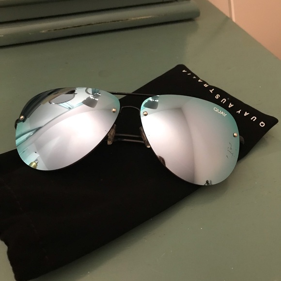 Quay Australia Accessories - QUAY BLUE MUSE SUNGLASSES